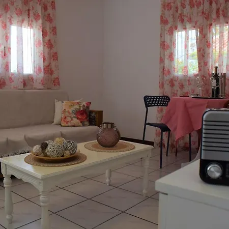 Dolphins Luxury House Ваканционна къща