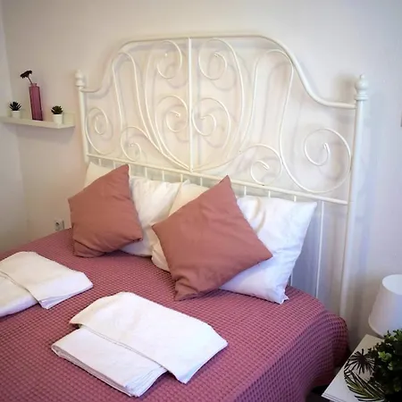 Dolphins Luxury House Ваканционна къща *